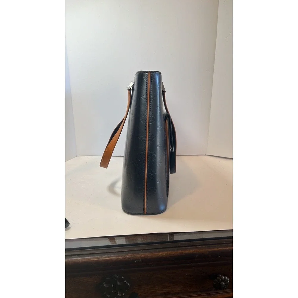 Auth LOUIS VUITTON EmbossedMatt Black LeatherStockton 2 Flap Front Pocket LgTote